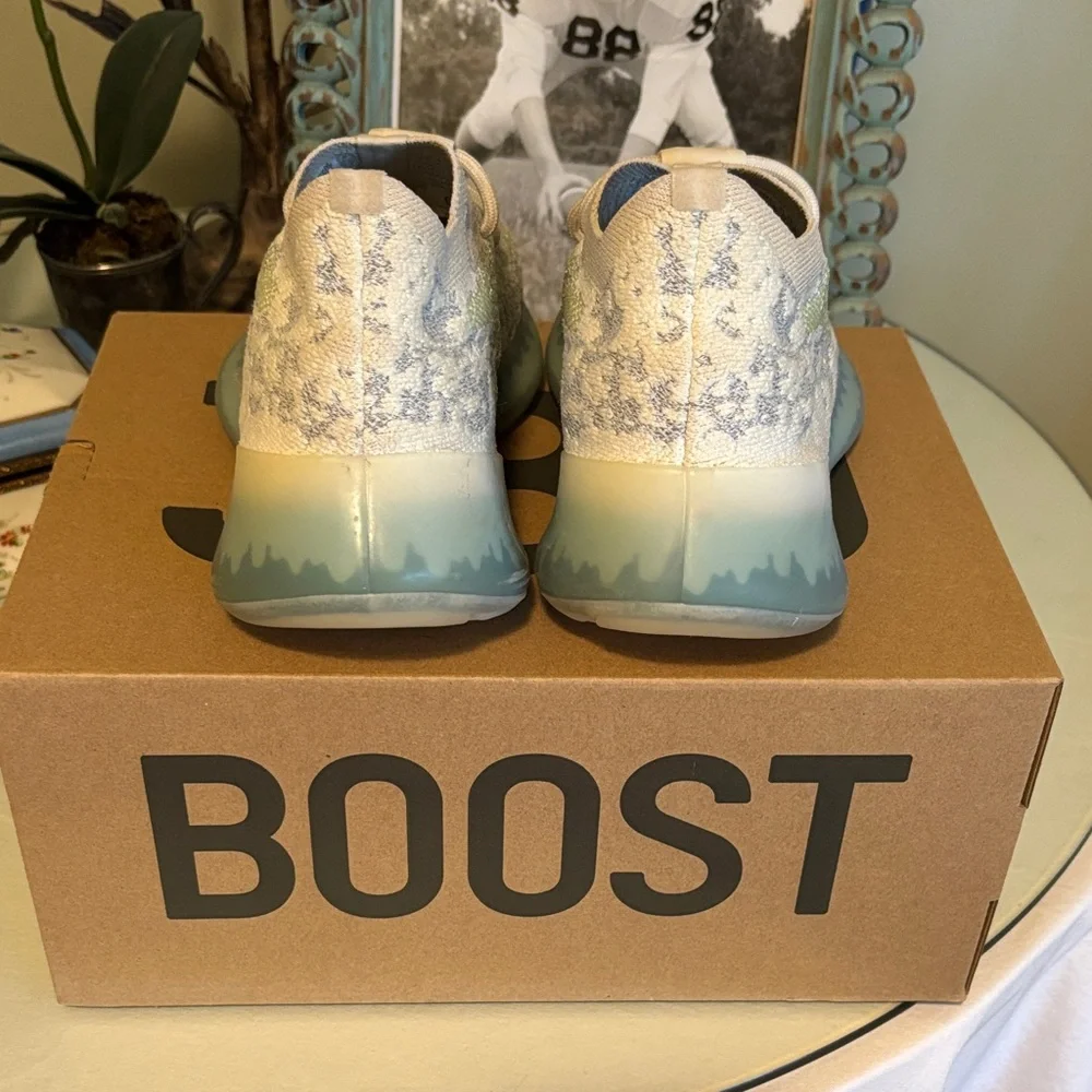 Yeezy Boost 380 (Adidas) - Picture 5 of 8